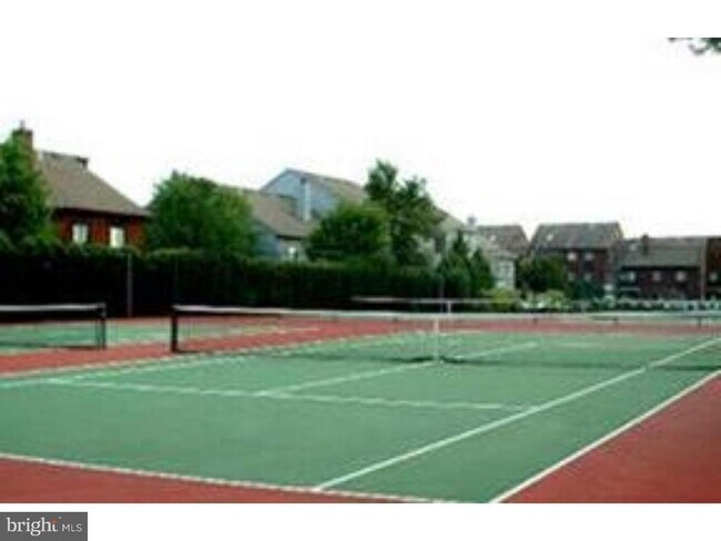 Building Photo - 909 Ravens Crest Dr