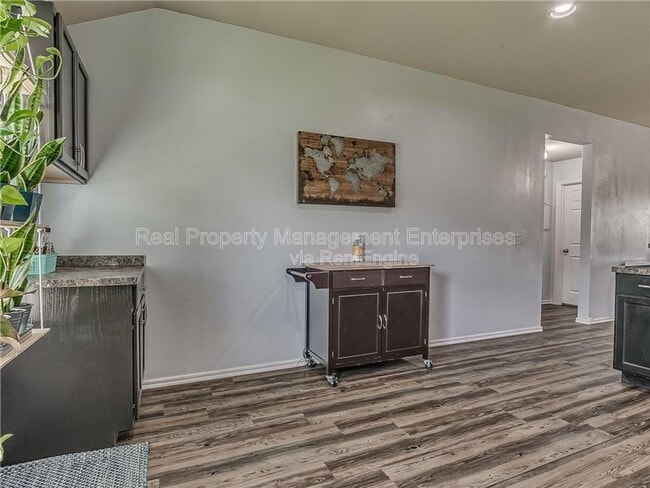 Building Photo - 1912 Autumn Way