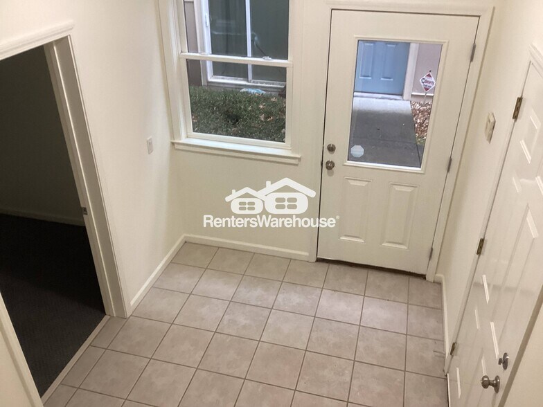 Building Photo - 1073 Davis Cir NW