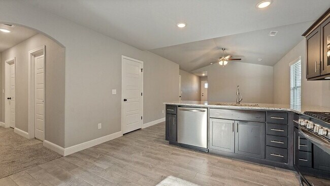 Building Photo - "Homey 4-Bedroom House in Bentonville – 1,433 Sq. Ft. of Comfort!"