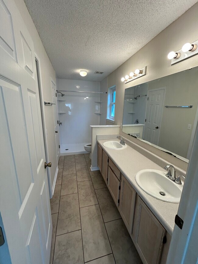 On-Suite Bathroom - 1311 Jasper St