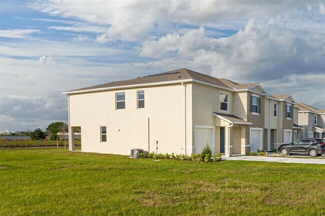 Building Photo - 2206 Tay Wes Dr
