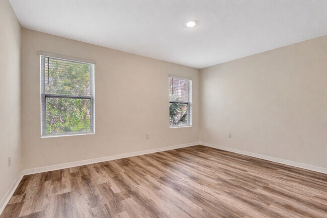 Building Photo - 35 Vista Oaks Ln