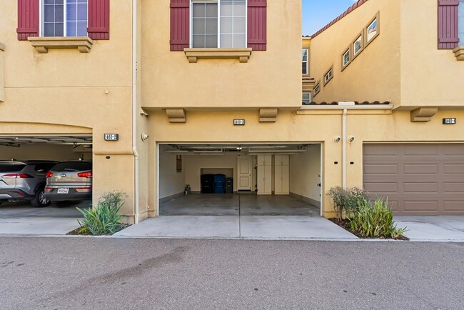 Building Photo - 1460 Mockingbird Ct