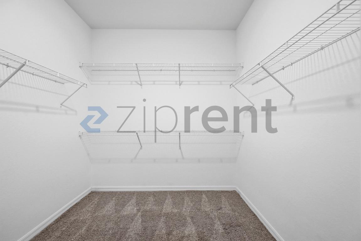 Building Photo - Unit
