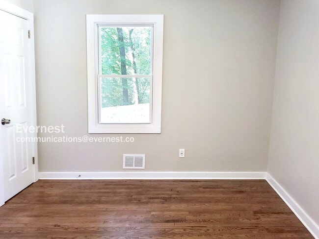 Building Photo - 6100 Azalea Dr SE