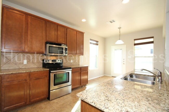 Building Photo - Beautiful Home in Sought-After Harker Heig...