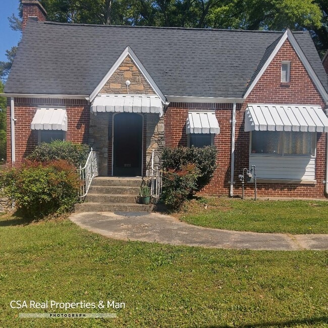 Building Photo - 1691 Beecher St SW