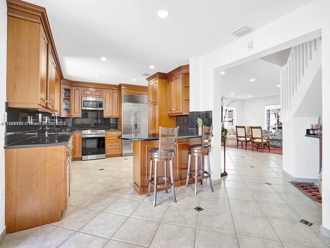 Building Photo - 5343 NW 111th Ct
