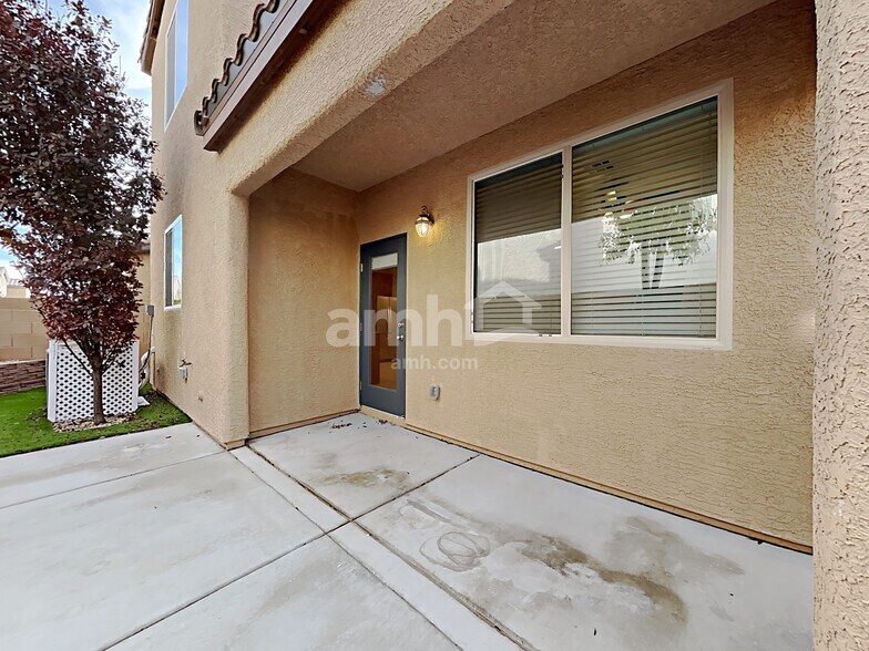 Building Photo - 7700 Flowering Quince Dr