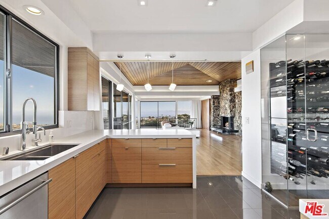 Building Photo - 6112 Via Subida