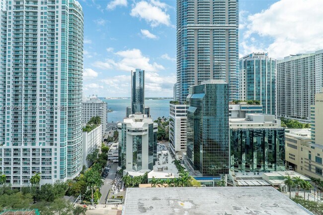 Building Photo - 1010 Brickell Ave