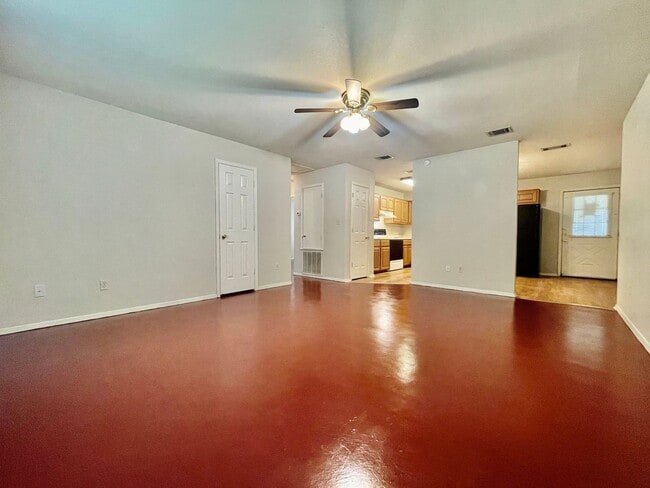 Building Photo - Eclectic 3 Bedroom, 2 Bathroom Home - 2 Ca...