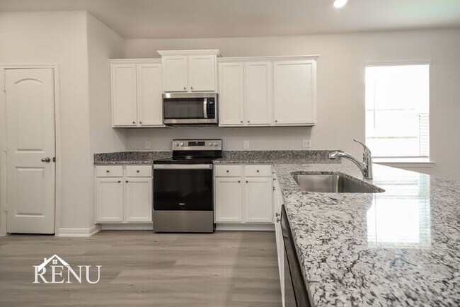 Building Photo - 25314 Shadowdale Dr