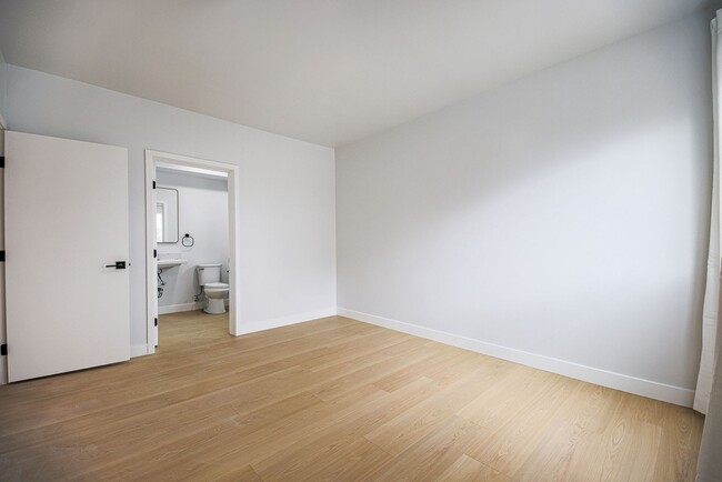 Primary Photo - 11435 Cumpston St
