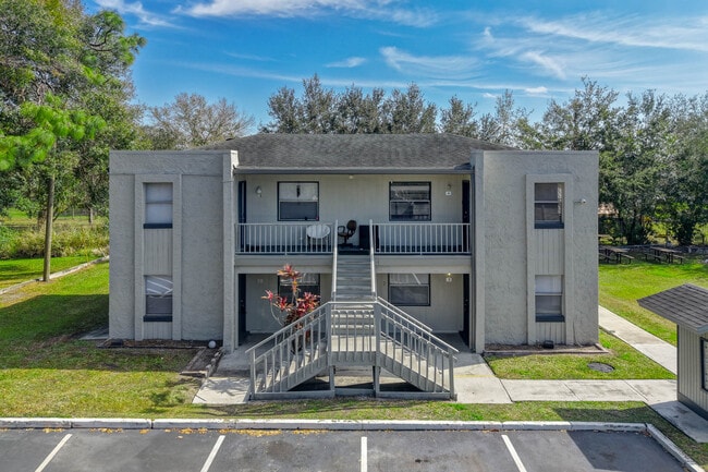 Building Photo - Henley Park Apartments