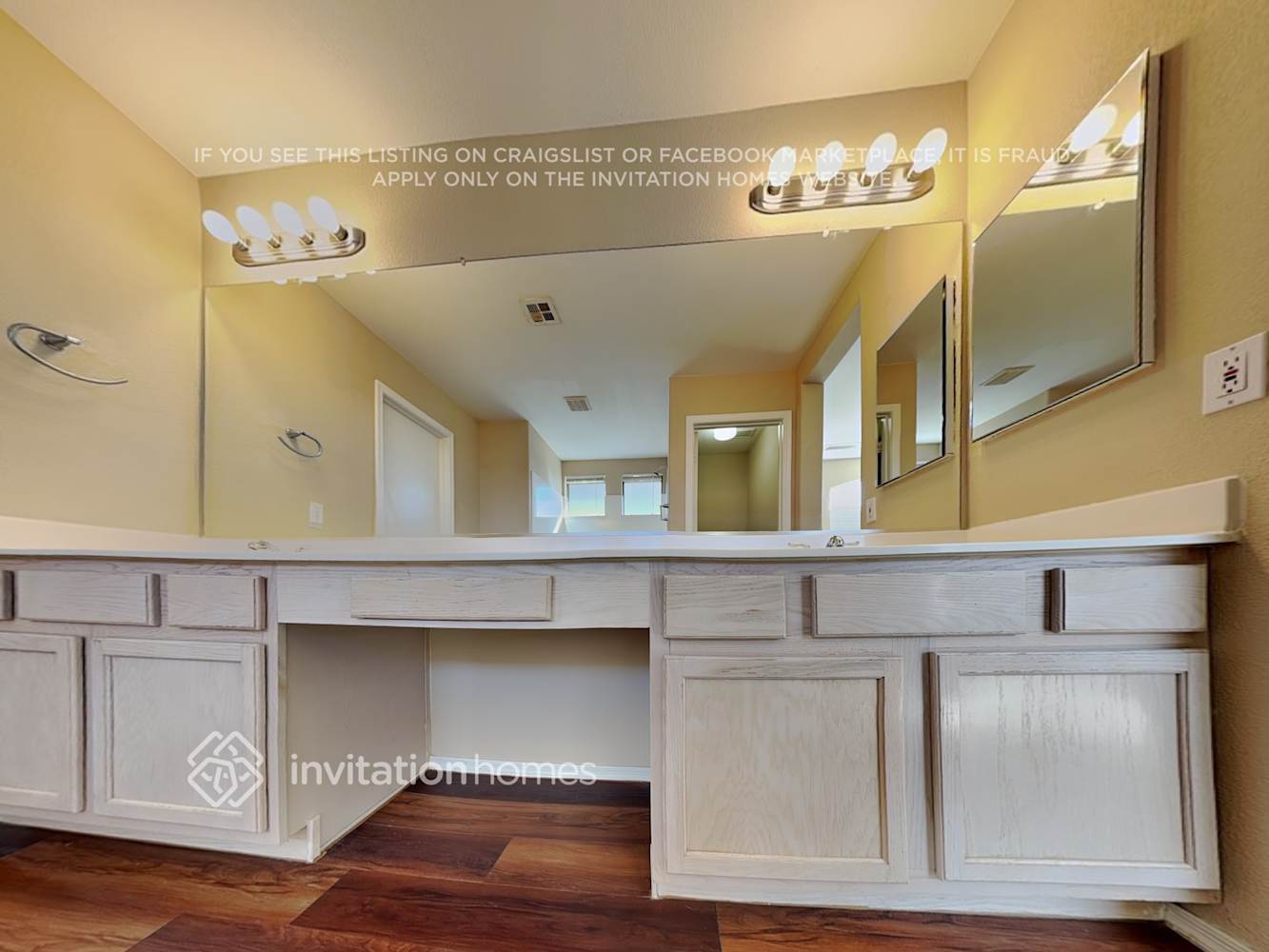 Building Photo - 3844 W Fallen Leaf Ln