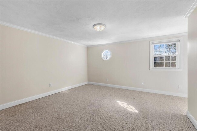 Building Photo - 8 Captain Cook Ln