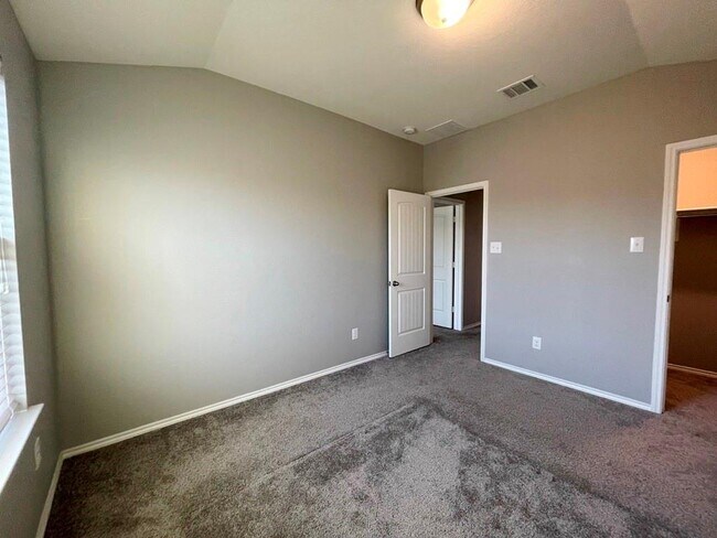 Building Photo - 16612 Brogan Ln