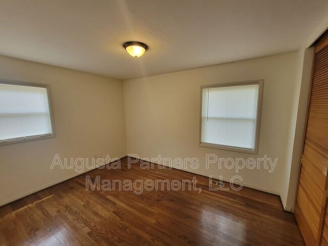 Building Photo - 208 Old Evans Rd