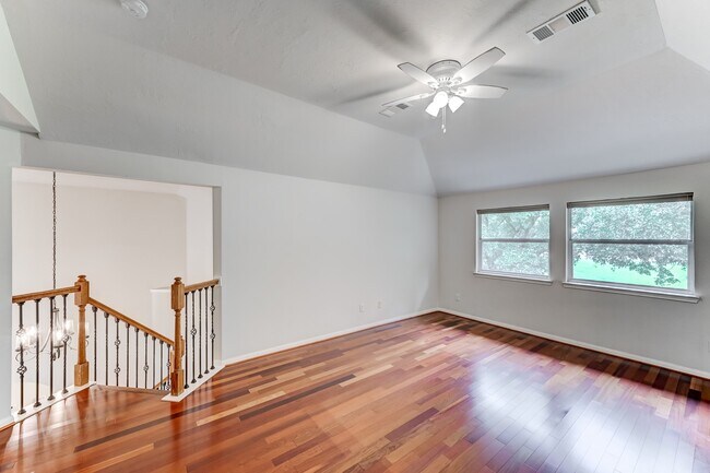 Building Photo - 10103 Cottonwood Canyon Dr