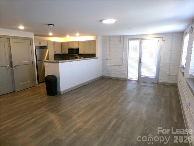 Building Photo - 197 N 2nd St