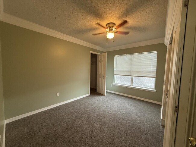 Building Photo - 2065 Juniper Dr