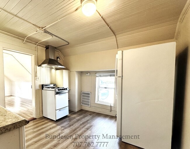Building Photo - 137-B Court St. Petaluma, CA 94952