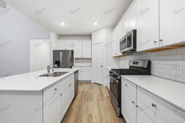 Building Photo - 10037 Little Tree Ln