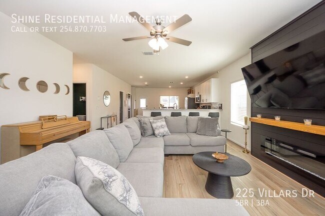Building Photo - 225 Villars Dr