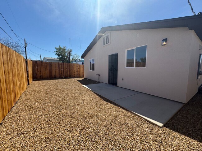 Building Photo - Brand New 2BR home with fenced yard