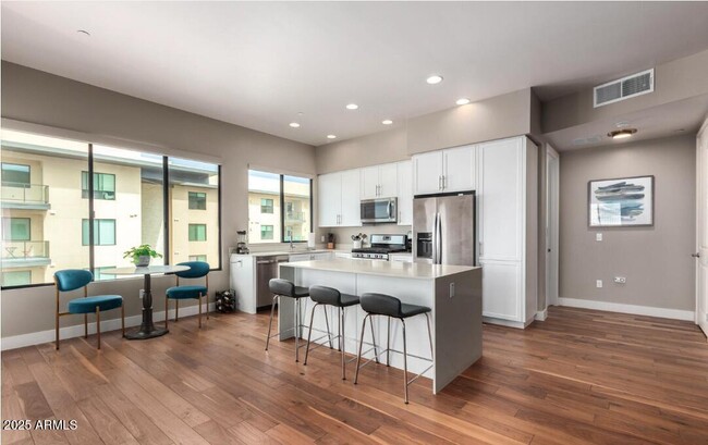 Building Photo - 7300 E Earll Dr