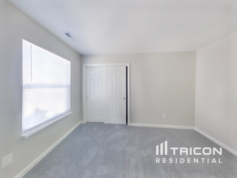 Building Photo - 8132 Grove Berry Way