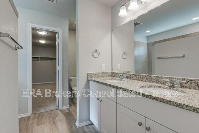 Building Photo - 6039 Akin Quay