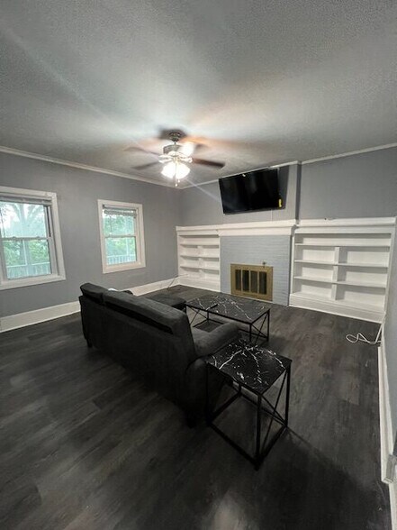 Building Photo - 1526 E Genesee St