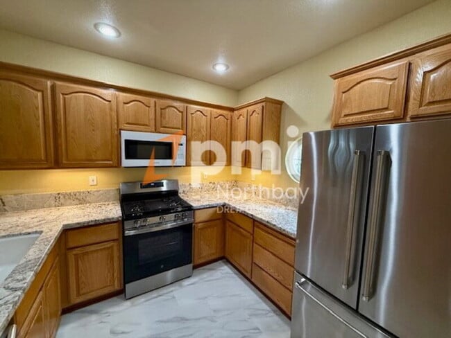 Building Photo - 424 Endberg Dr