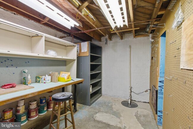 Building Photo - 2906 Breezy Terrace