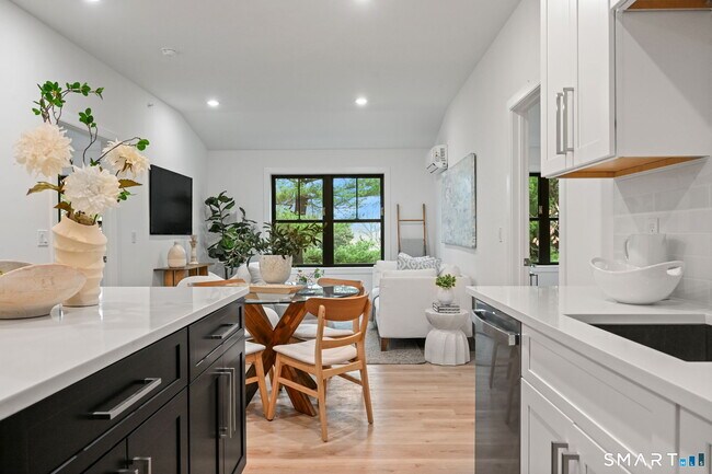 Building Photo - 131 Beach Rd