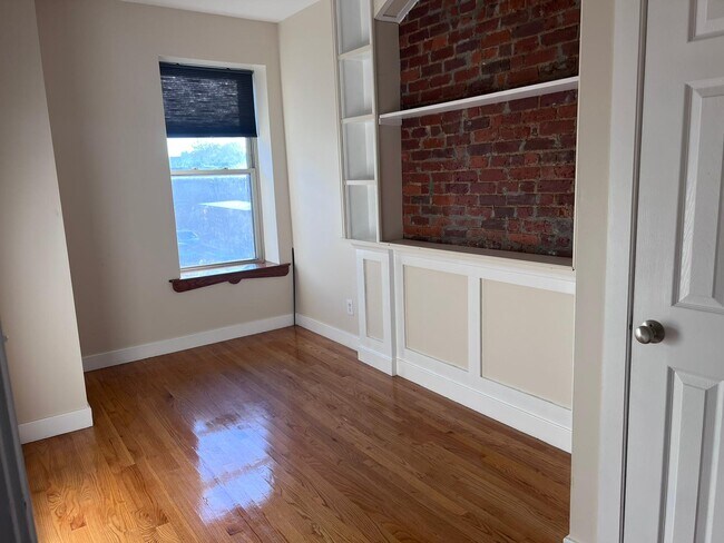 Building Photo - 169 Sackett St