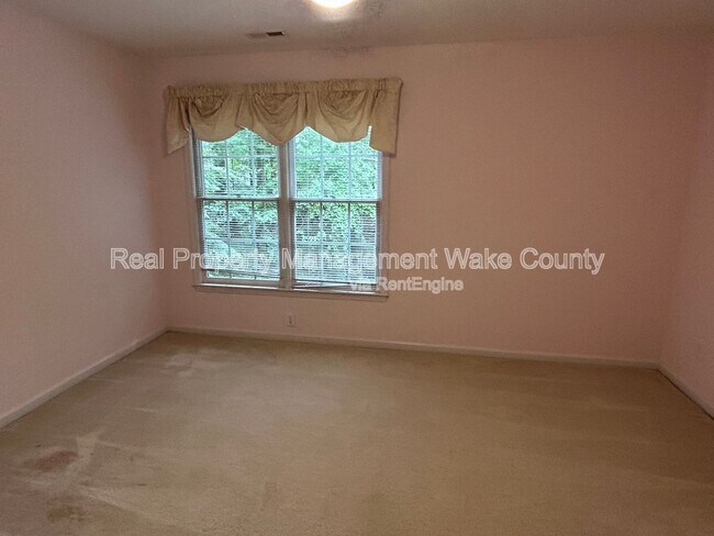 Building Photo - 106 Oak Spring Ct