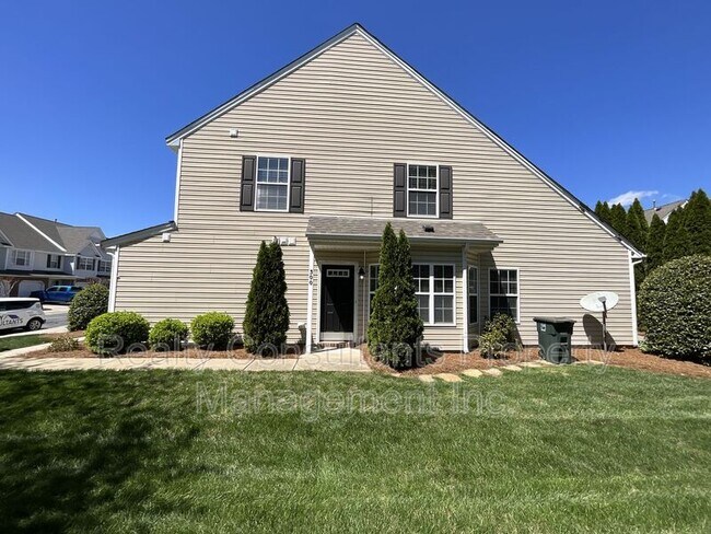 Building Photo - 300 Mourning Dove Terrace