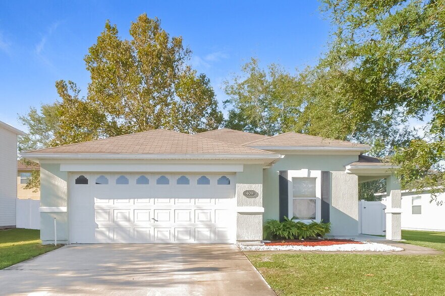 Primary Photo - 409 Monet Ave