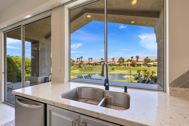 Building Photo - 502 Desert Holly Dr