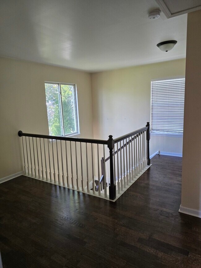 Building Photo - 14030 Danbury Dr