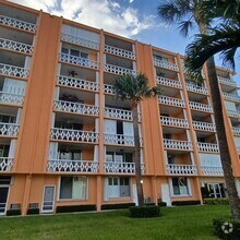 Building Photo - 15 S Golfview Rd