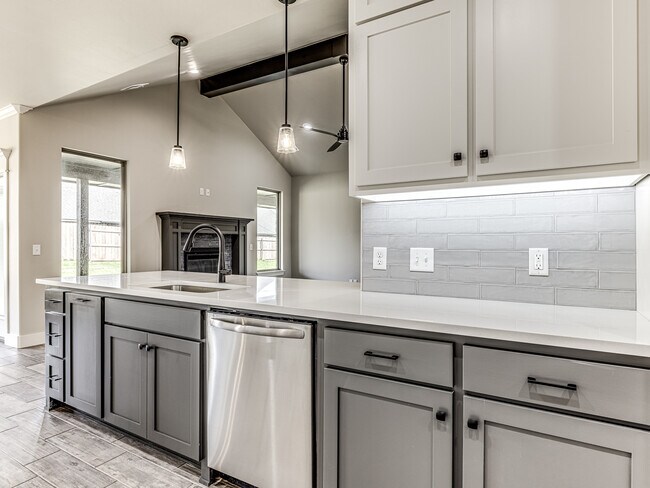 Building Photo - 14517 Chambord Dr