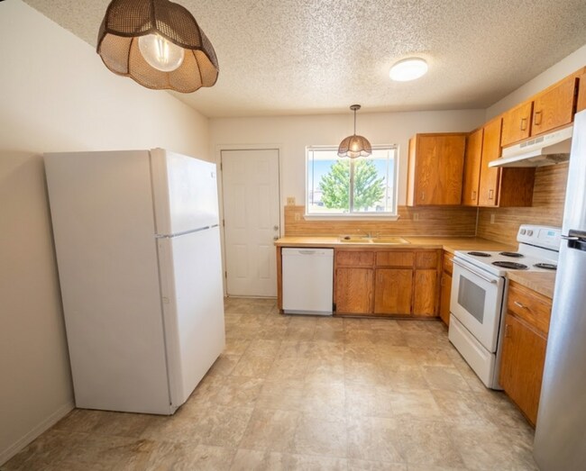 Building Photo - 1315 Quail Cir
