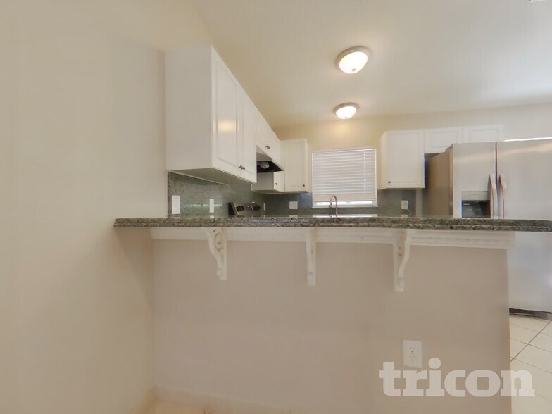 Building Photo - 505 22nd Terrace E