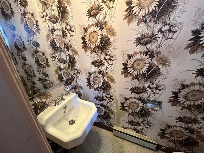 Building Photo - Herndon Apartments