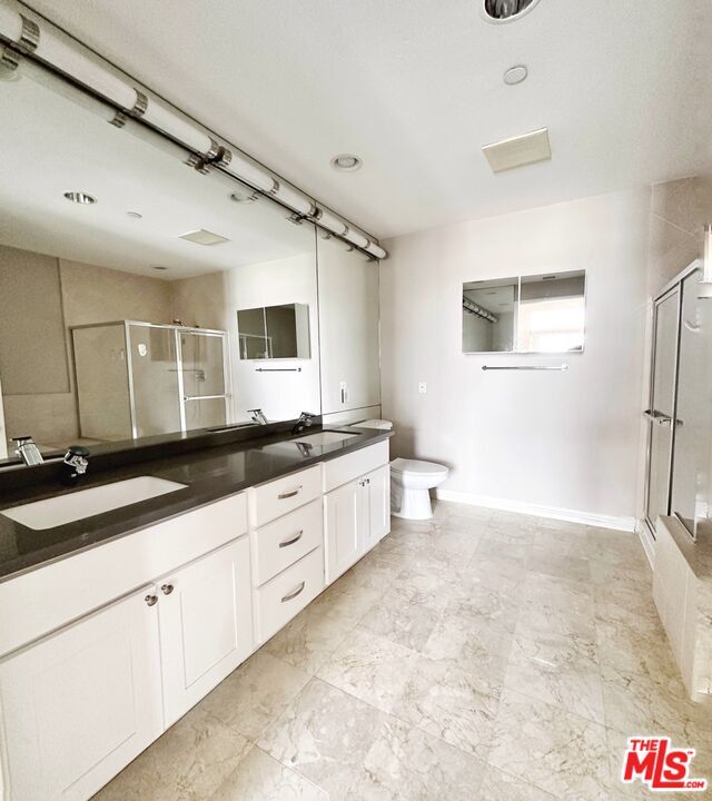 Building Photo - 4100 Wilshire Blvd